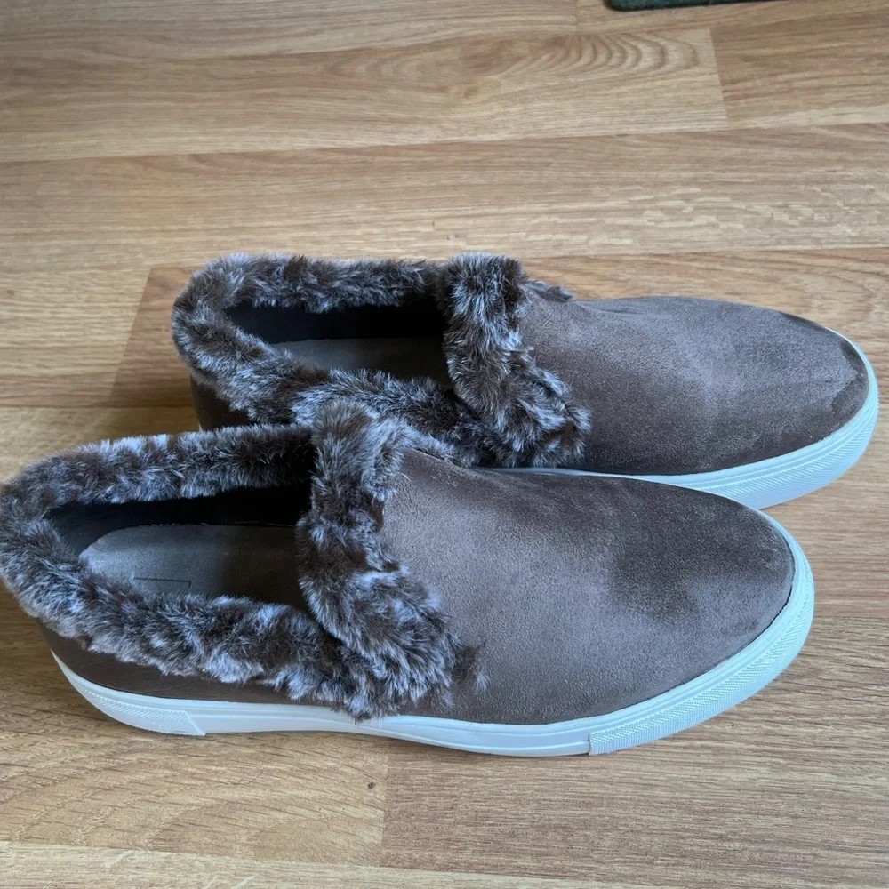 Fuzzy winter shoe! - Womens 11 Shu Shop fur‎ detail suede look shoes!